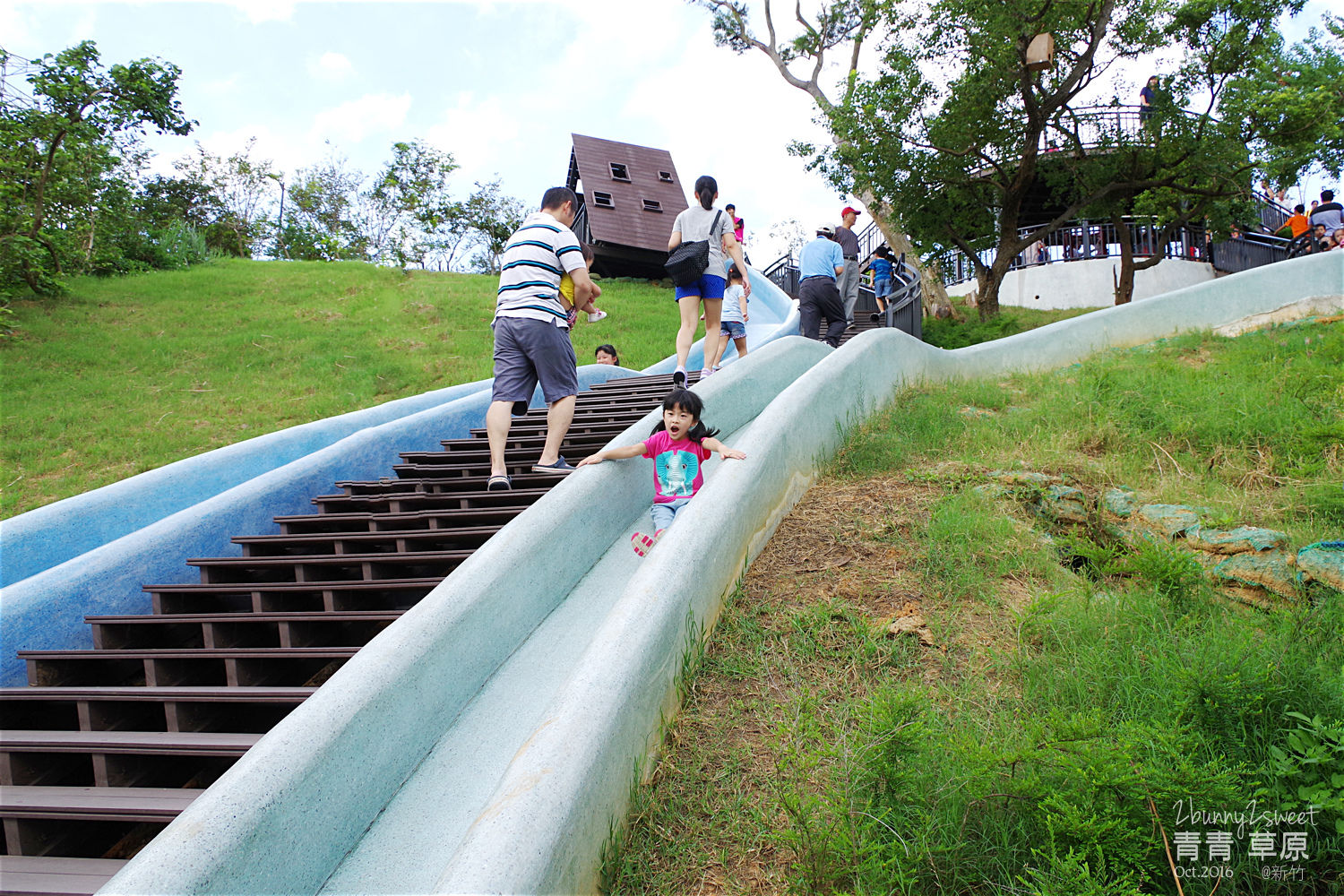 新竹特色公園》青青草原~大草原、攀爬網、四座磨石子超長溜滑梯~刺激又好玩的超長溜滑梯 @兔兒毛毛姊妹花 新竹特色公園》青青草原~大草原、攀爬網、四座磨石子超長溜滑梯~刺激又好玩的超長溜滑梯 @兔兒毛毛姊妹花