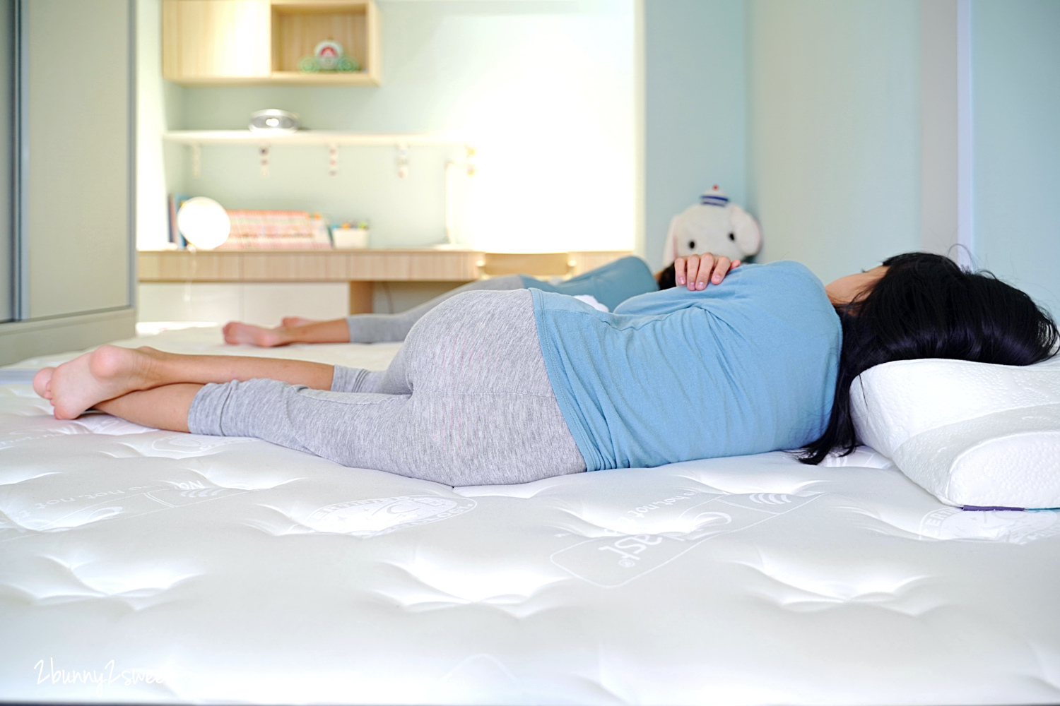 獨立筒床墊推薦》想窩 The Cave 床墊～怎麼睡都能完美支撐，透氣、親膚、舒適又安全的獨立筒床墊，十年保固、100 天試睡，還免運、免樓層費，C/P 爆表啊!! @兔兒毛毛姊妹花