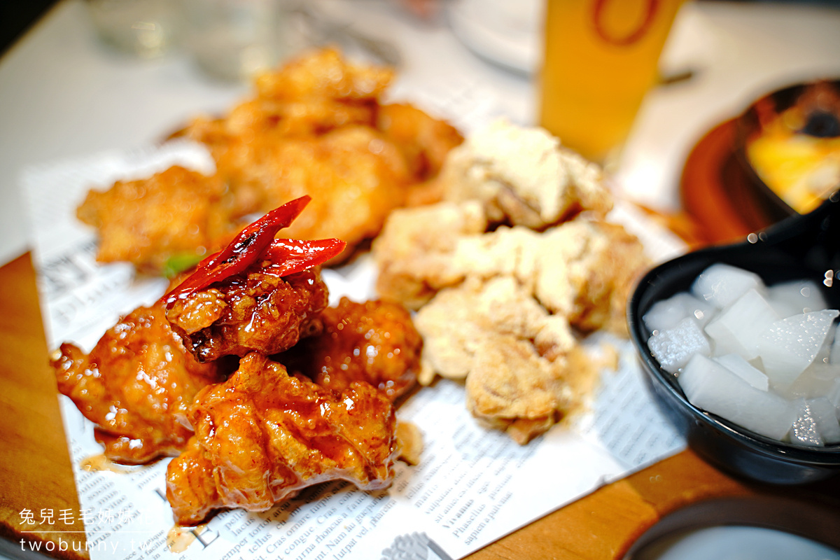 台北美食》bb.q CHICKEN 韓式炸雞餐廳 慶城店～除了炸雞竟然還有拌飯、煎餅等韓式料理 @兔兒毛毛姊妹花