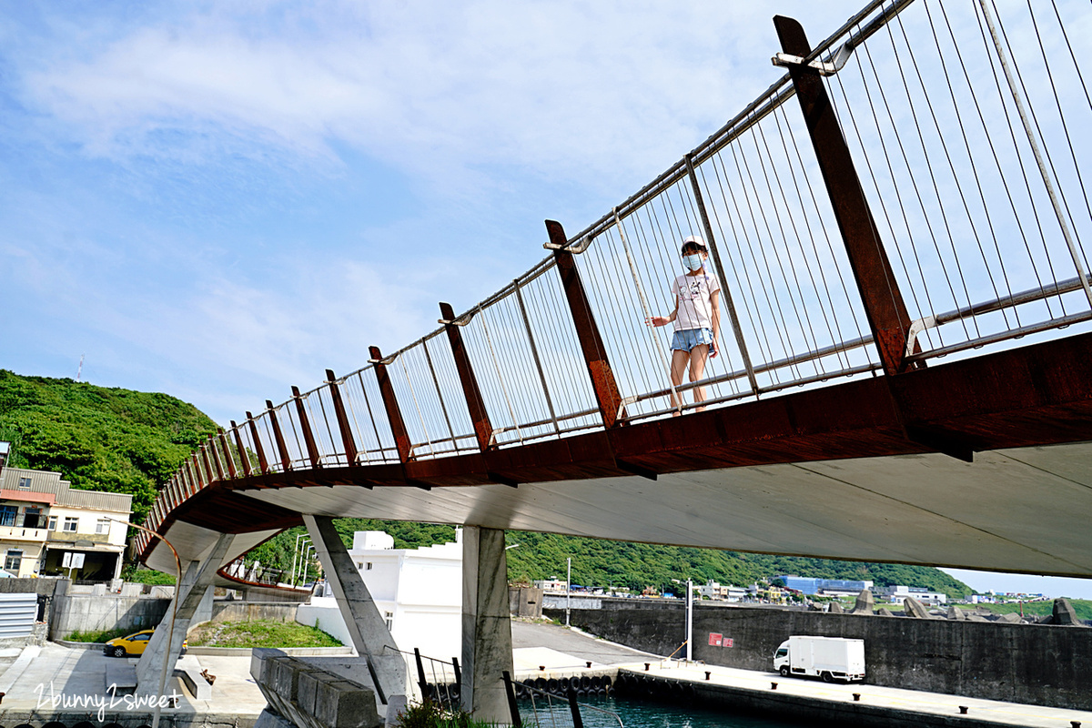 基隆親子景點》望海巷跨海景觀橋～擁有360度無敵山海美景的自行車道，串連海科館、潮境公園 @兔兒毛毛姊妹花