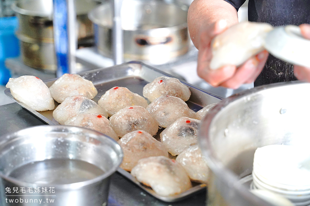 彰化美食【阿三肉圓】排隊一小時也要吃的脆皮肉圓，包了整顆北海道干貝就是狂!! @兔兒毛毛姊妹花