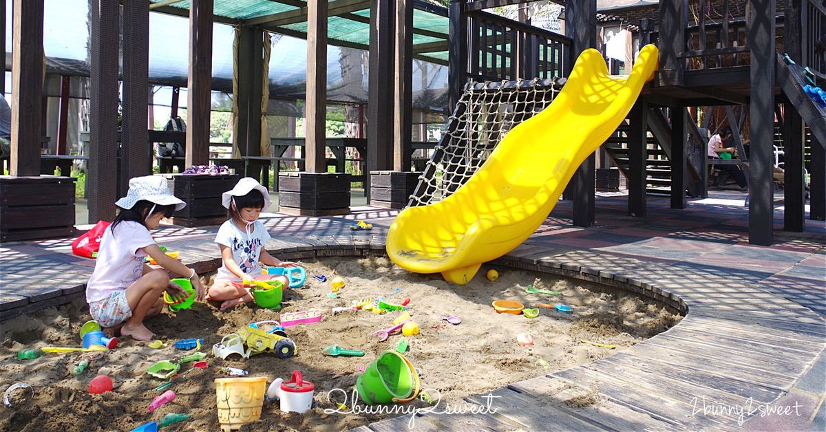 桃園景點【新屋3號咖啡】新屋綠色隧道峇里島風庭園親子寵物餐廳，沙坑 滑梯 戲水池好好玩 @兔兒毛毛姊妹花