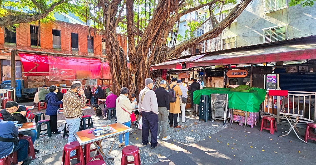 大稻埕美食「阿桂姨原汁排骨湯」慈聖宮美食街必吃50年老店，排骨湯超清甜還能免費續湯 @兔兒毛毛姊妹花