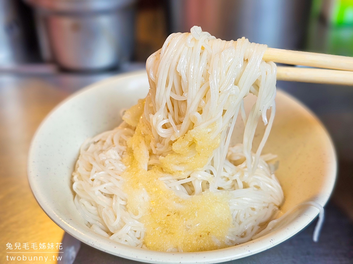 大稻埕美食【許仔豬腳麵線】慈聖宮美食街必吃50年白煮豬腳湯老店，大橋頭廟口美食 @兔兒毛毛姊妹花