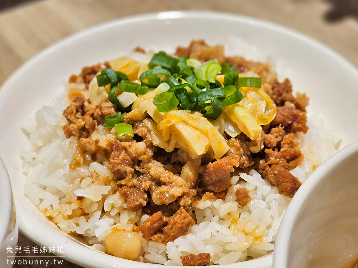 雨川食堂 金門戰地滋味｜金門金城老街文青風小吃店，高粱肉燥飯、一條根雞湯必點 @兔兒毛毛姊妹花