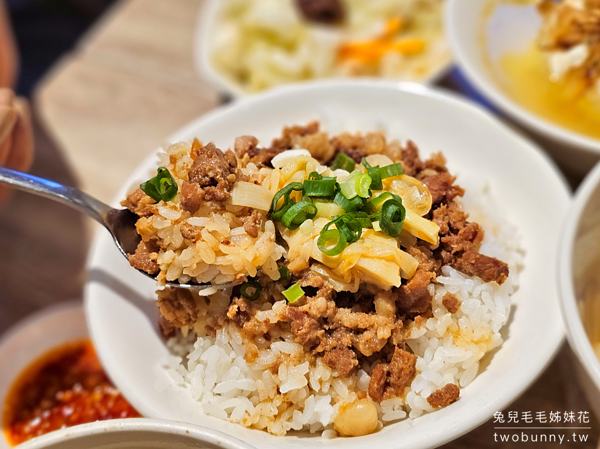 雨川食堂 金門戰地滋味｜金門金城老街文青風小吃店，高粱肉燥飯、一條根雞湯必點 @兔兒毛毛姊妹花