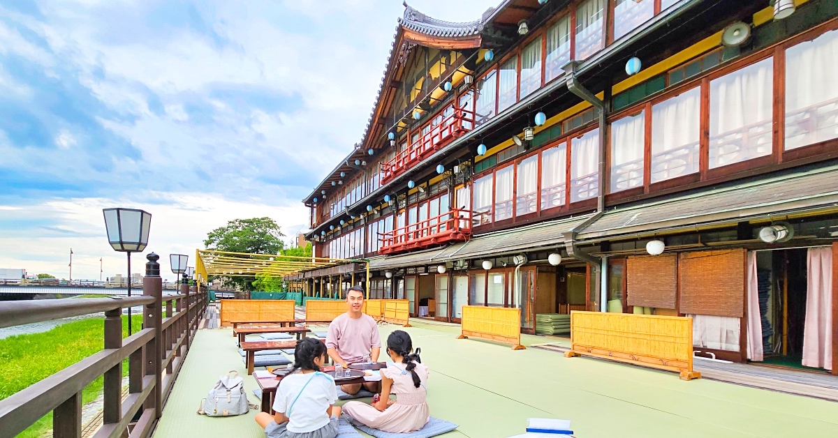 鴨川納涼床 料理旅館鶴清｜京都美食夏季限定河景第一排露天景觀餐廳，可中文網路預約 @兔兒毛毛姊妹花