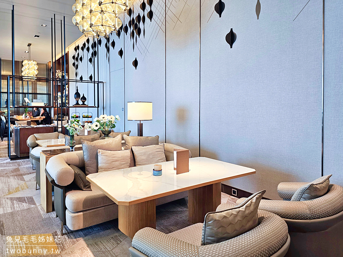 曼谷住宿「帕亞泰易思廷大酒店 Eastin Grand Hotel Phayathai」機場快線/BTS直達五星飯店，公寓套房 空中泳池美翻天 @兔兒毛毛姊妹花