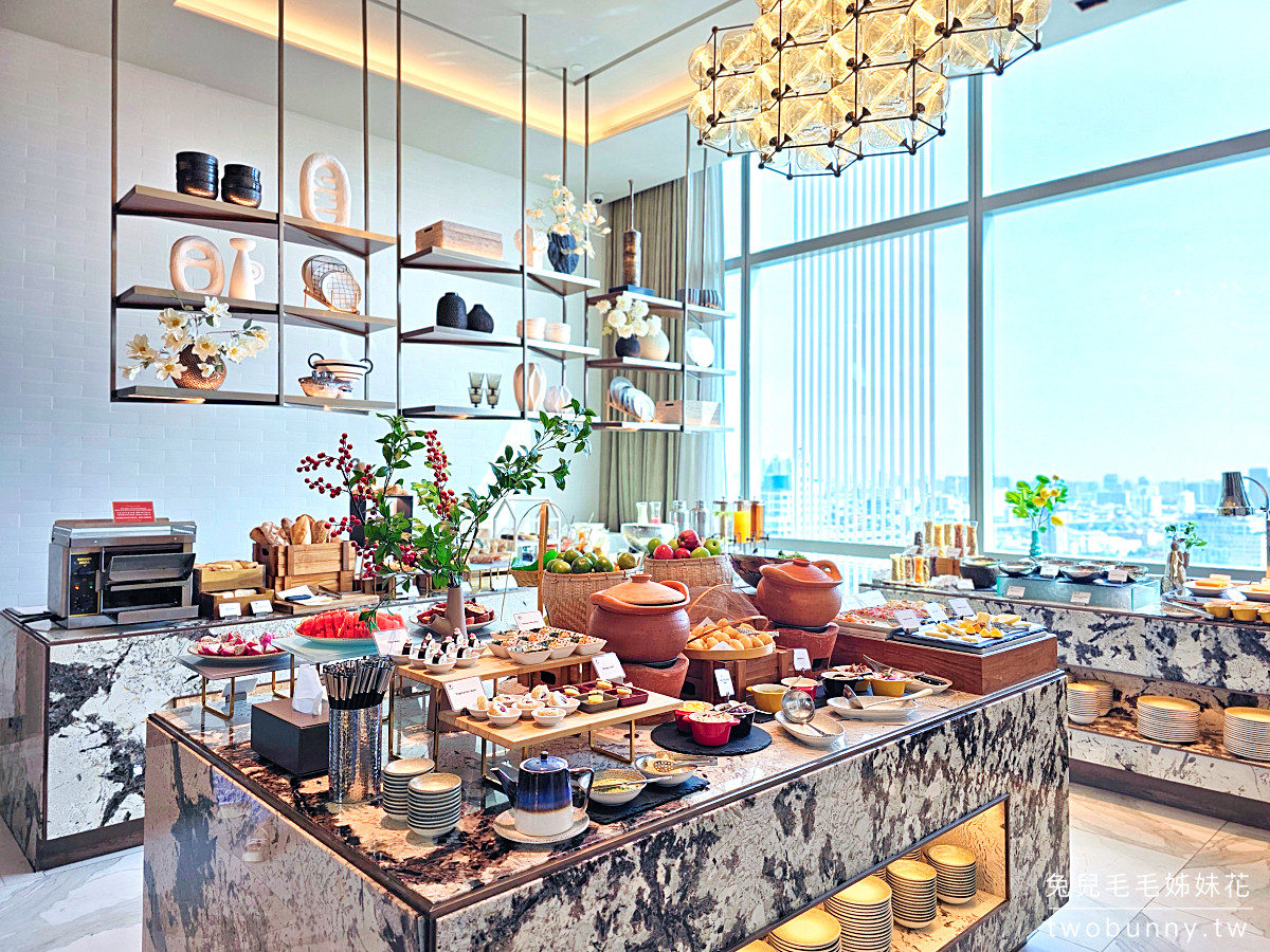 曼谷住宿「帕亞泰易思廷大酒店 Eastin Grand Hotel Phayathai」機場快線/BTS直達五星飯店，公寓套房 空中泳池美翻天 @兔兒毛毛姊妹花