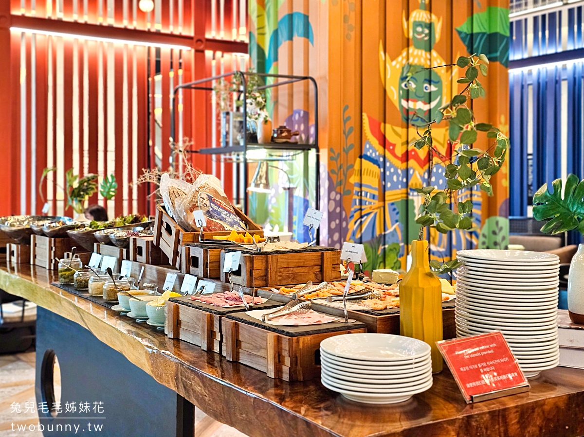 曼谷住宿「帕亞泰易思廷大酒店 Eastin Grand Hotel Phayathai」機場快線/BTS直達五星飯店，公寓套房 空中泳池美翻天 @兔兒毛毛姊妹花