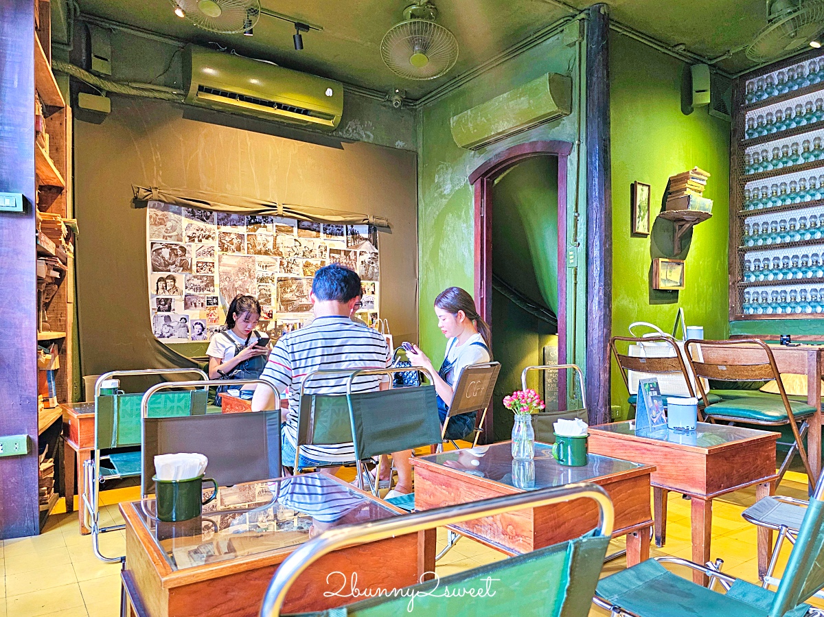 Cộng Càphê 越共咖啡｜越南必訪連鎖咖啡店，坐折疊軍用椅喝椰子咖啡才對味 @兔兒毛毛姊妹花