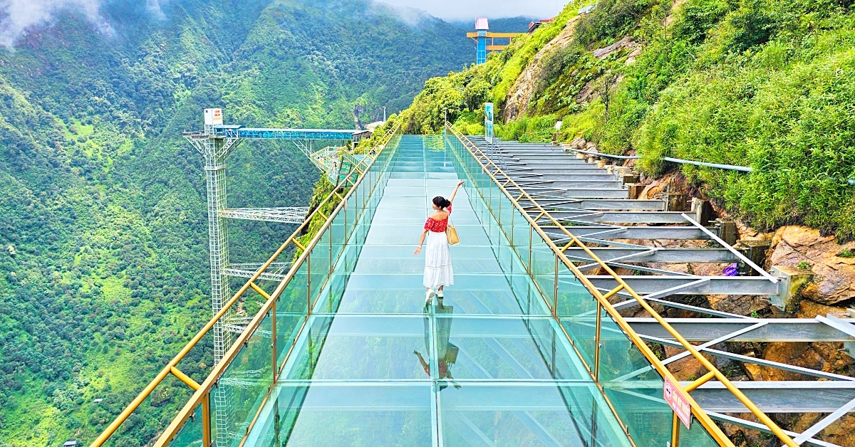 北越沙壩最新景點「龍雲玻璃天空步道」海拔2200米高山上的548公尺玻璃橋太壯觀 @兔兒毛毛姊妹花