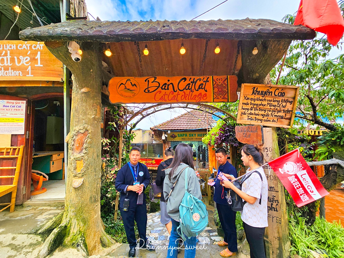 沙壩景點「貓貓村 Cat Cat Village」北越必訪少數民族赫蒙族吉吉村，變身瑤族姑娘拍美照 @兔兒毛毛姊妹花