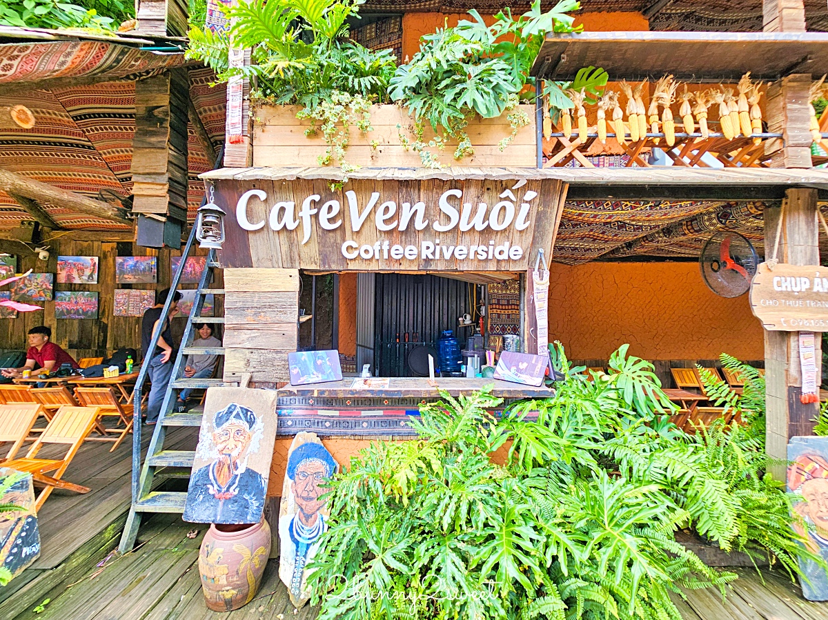 沙壩景點「貓貓村 Cat Cat Village」北越必訪少數民族赫蒙族吉吉村，變身瑤族姑娘拍美照 @兔兒毛毛姊妹花