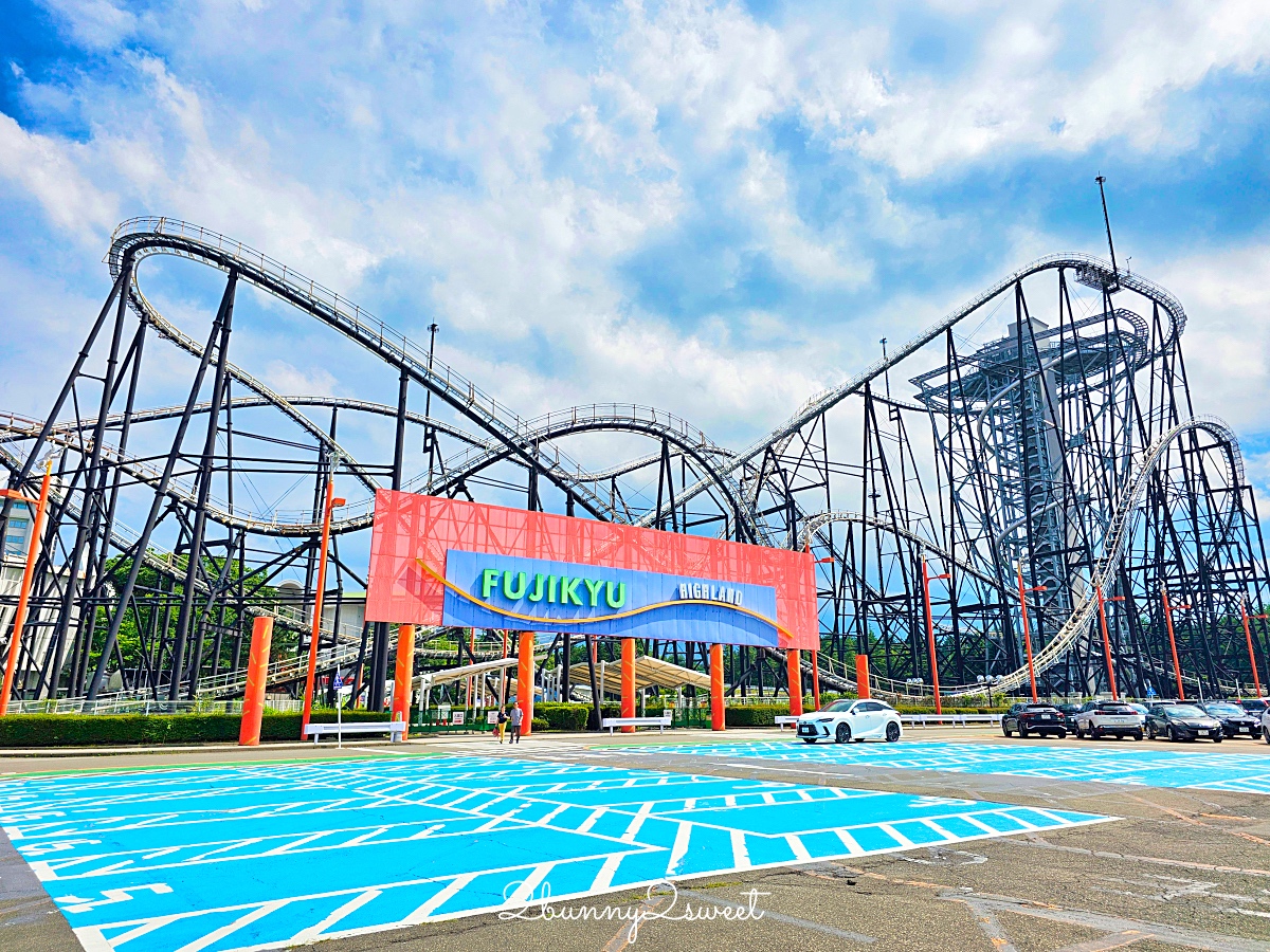 山梨景點「富士急樂園」富士山下免門票絕叫系遊樂園~刺激雲霄飛車、最恐怖鬼屋、湯瑪士樂園 @兔兒毛毛姊妹花