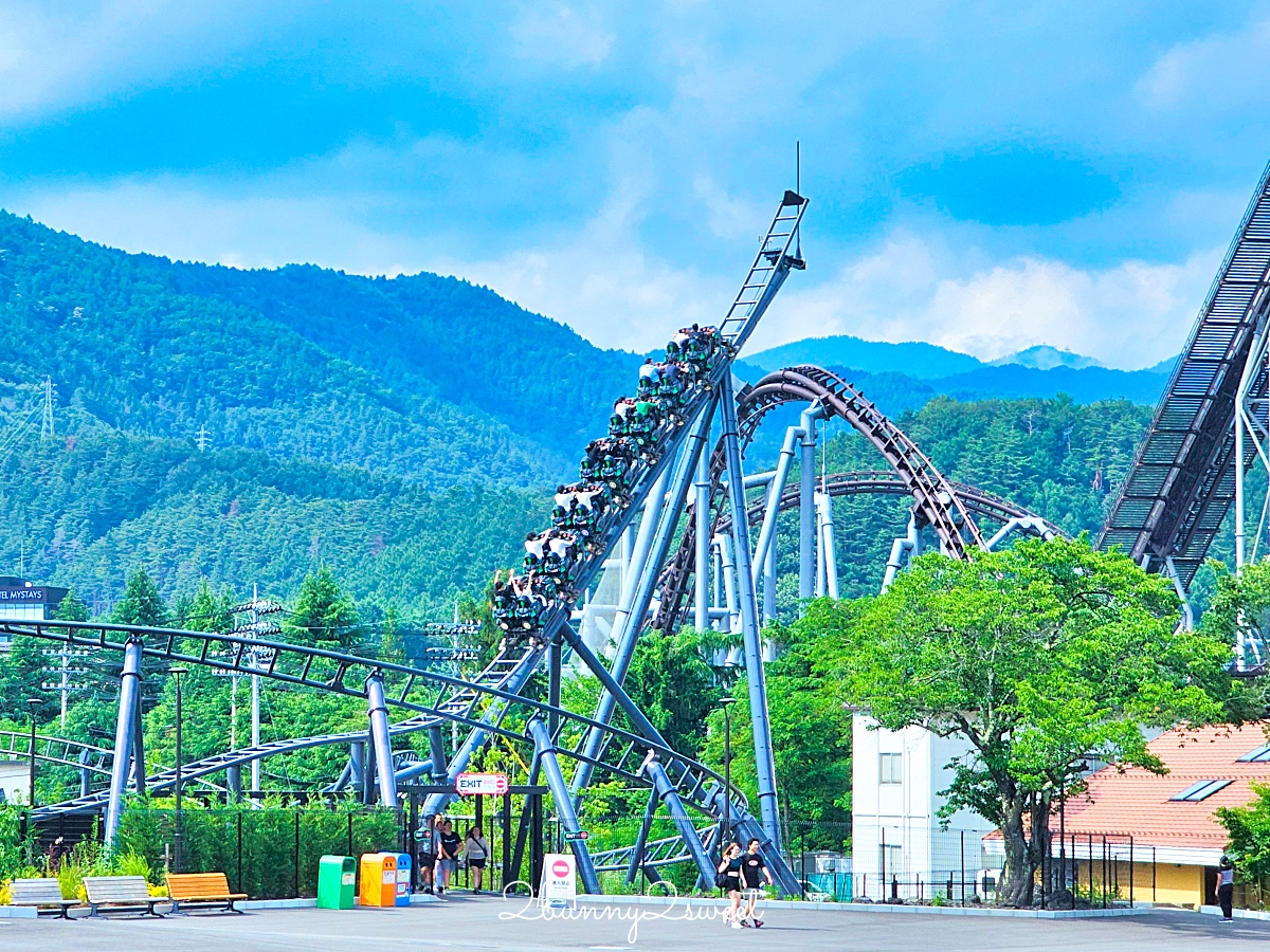 山梨景點「富士急樂園」富士山下免門票絕叫系遊樂園~刺激雲霄飛車、最恐怖鬼屋、湯瑪士樂園 @兔兒毛毛姊妹花