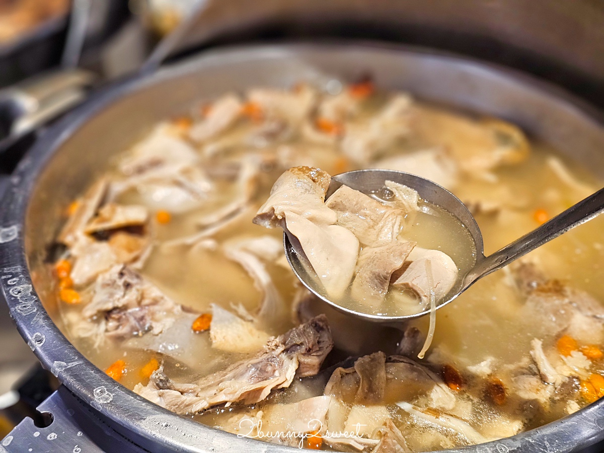 林口長庚美食「港龘港式飲茶歐式自助百匯」腸粉、港點吃到飽只要500元還免收服務費 @兔兒毛毛姊妹花