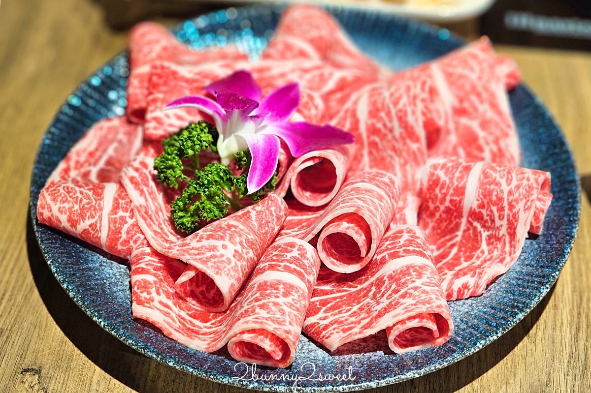 中山站美食「星曜雞湯」LV等級台北最強雞湯火鍋，鮮香濃郁熬雞精涮海鮮和牛超正點 @兔兒毛毛姊妹花