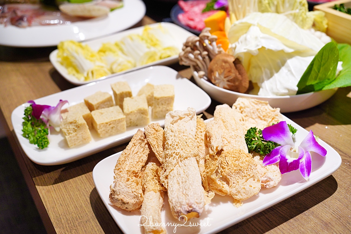 中山站美食「星曜雞湯」LV等級台北最強雞湯火鍋，鮮香濃郁熬雞精涮海鮮和牛超正點 @兔兒毛毛姊妹花