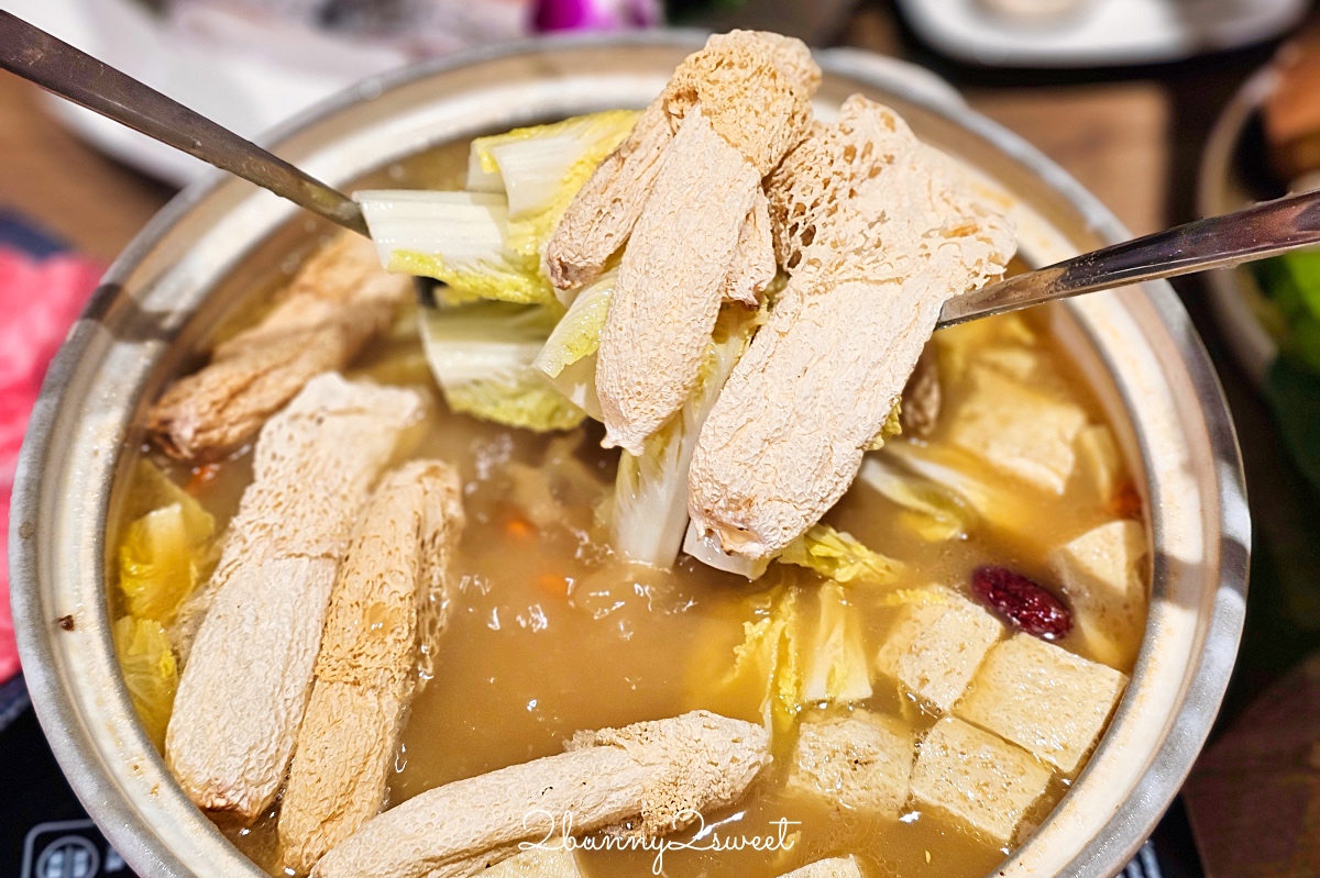 中山站美食「星曜雞湯」LV等級台北最強雞湯火鍋，鮮香濃郁熬雞精涮海鮮和牛超正點 @兔兒毛毛姊妹花