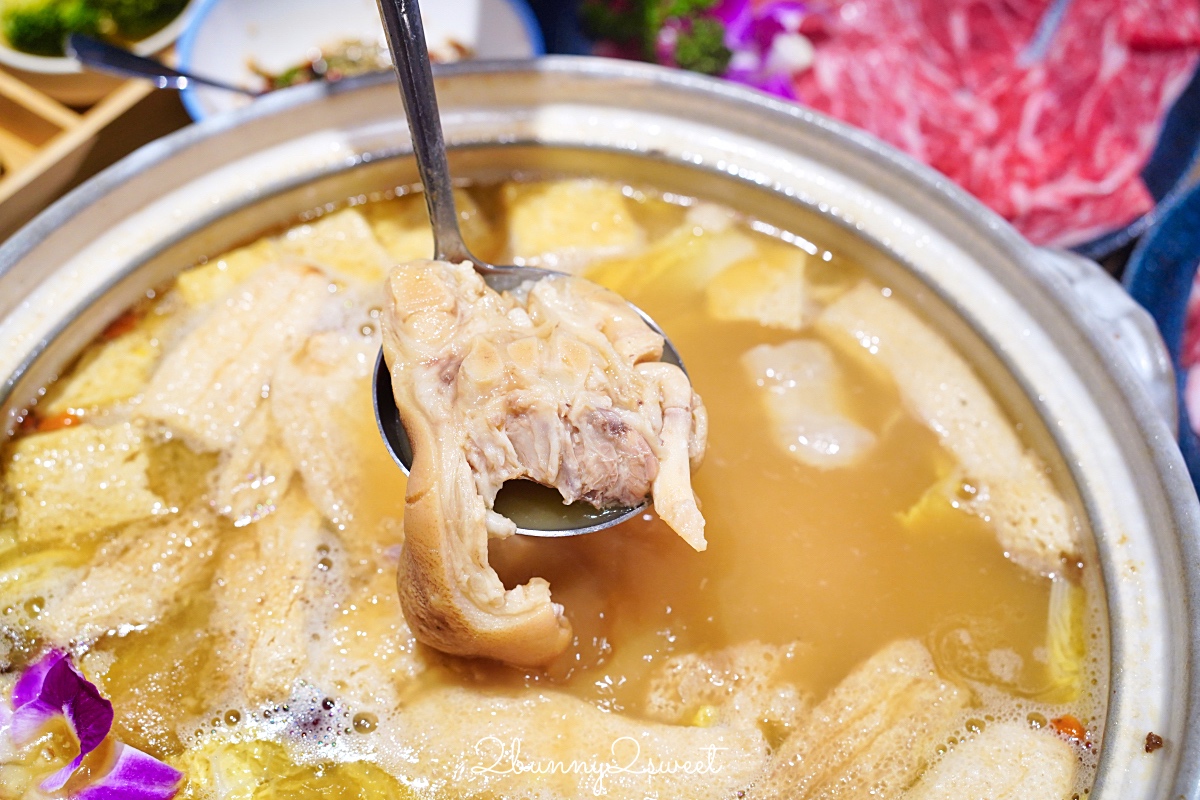 中山站美食「星曜雞湯」LV等級台北最強雞湯火鍋，鮮香濃郁熬雞精涮海鮮和牛超正點 @兔兒毛毛姊妹花