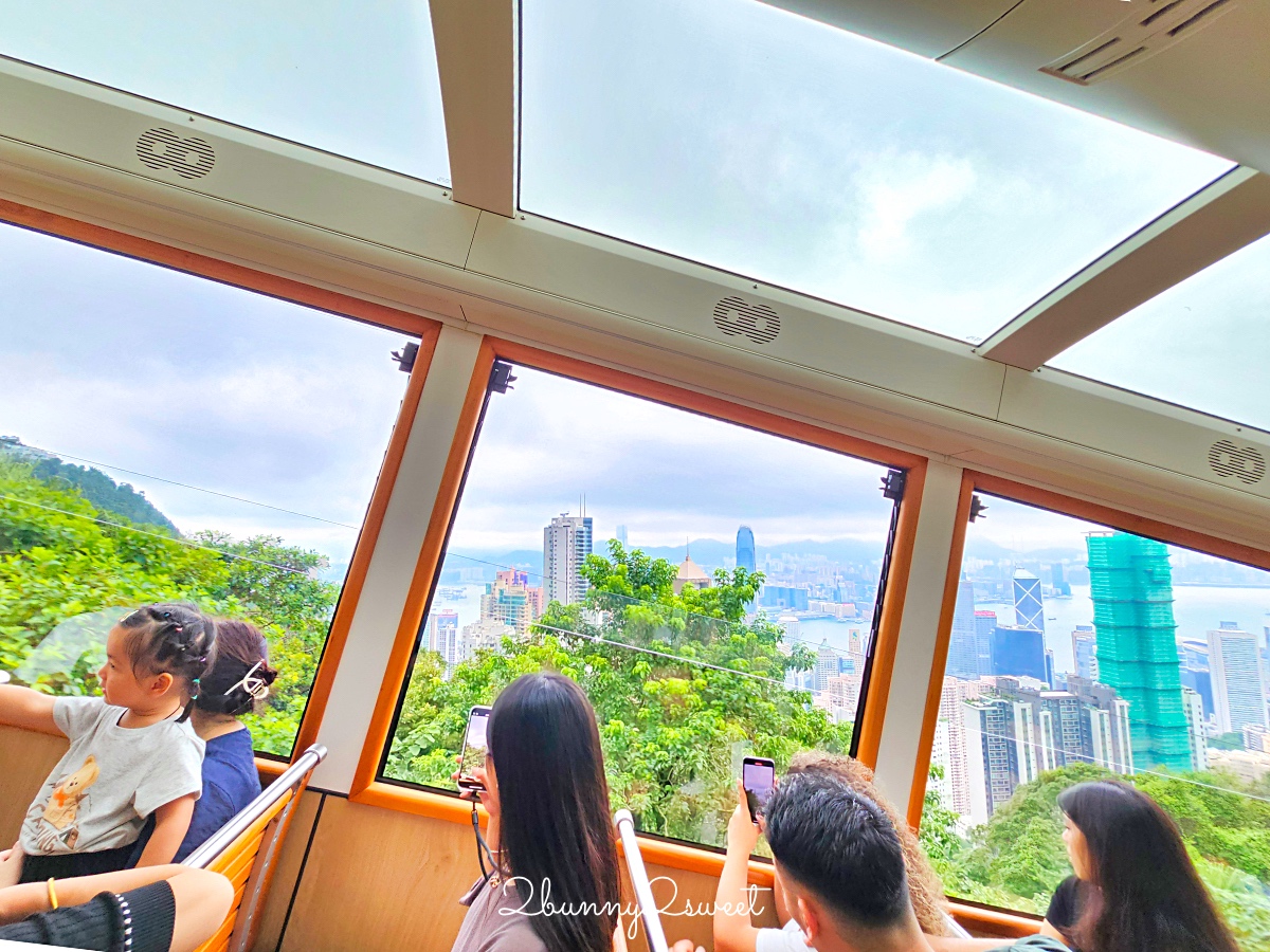 香港太平山這樣玩～搭百年交通工具「山頂纜車」欣賞維多利亞港美景、逛杜莎夫人蠟像館 @兔兒毛毛姊妹花