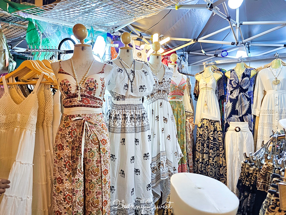 曼谷夜市「Asiatique河濱碼頭夜市」有摩天輪、旋轉木馬的熱鬧水岸市集，熱鬧漂亮又好逛 @兔兒毛毛姊妹花