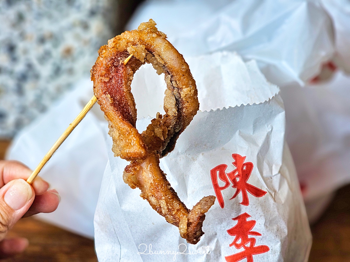 北投市場美食「陳季炸雞」在地最強市場炸雞，雞排55元、雞翅5支110元好便宜 @兔兒毛毛姊妹花
