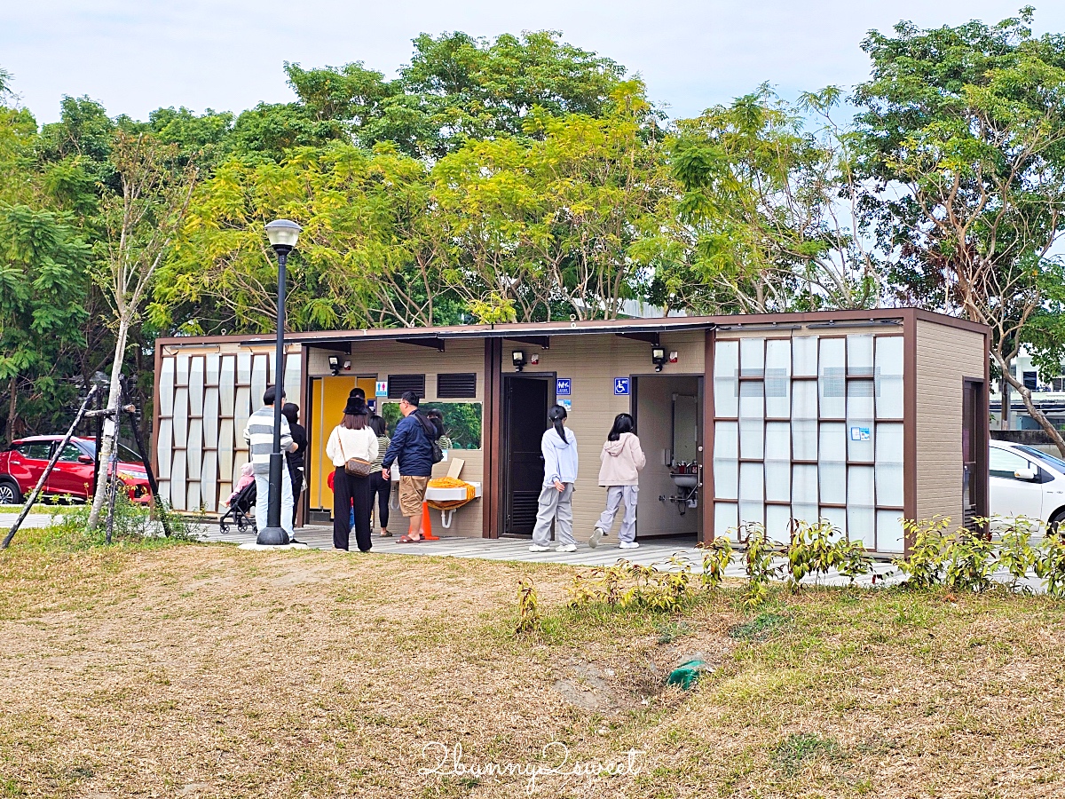南投特色公園【草屯酷比親子運動公園】三層樓高貨櫃溜滑梯、超嗨旋轉翹翹板～好玩又放電 @兔兒毛毛姊妹花