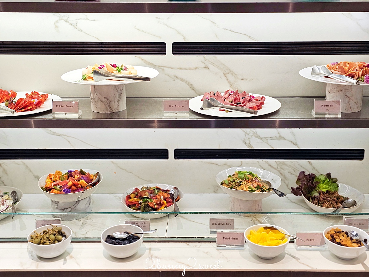 曼谷吃到飽「Savio」Chatrium Grand Bangkok 察殿大酒店自助百匯晚餐，海鮮牛排太澎湃 @兔兒毛毛姊妹花