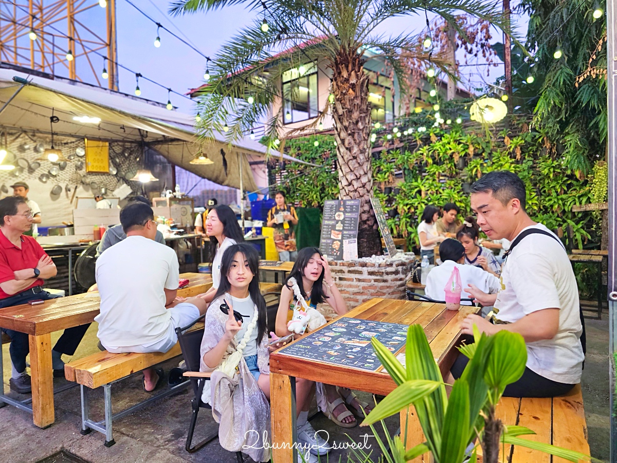 曼谷夜市「席娜卡琳火車鐵道夜市」MRT黃線就到  在地人愛逛的超大夜市 / 交通方式 @兔兒毛毛姊妹花