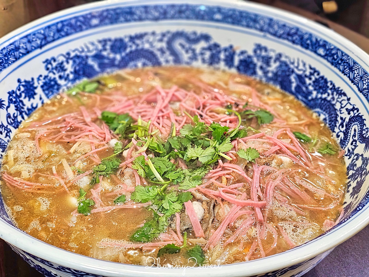 新北【萬里古早風味甕仔雞】北海岸最好吃烤雞竟然也是高CP值海鮮餐廳，澎湃合菜龍蝦三明治 @兔兒毛毛姊妹花