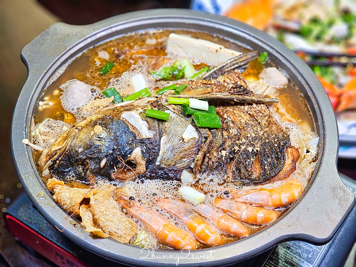 新北【萬里古早風味甕仔雞】北海岸最好吃烤雞竟然也是高CP值海鮮餐廳，澎湃合菜龍蝦三明治 @兔兒毛毛姊妹花