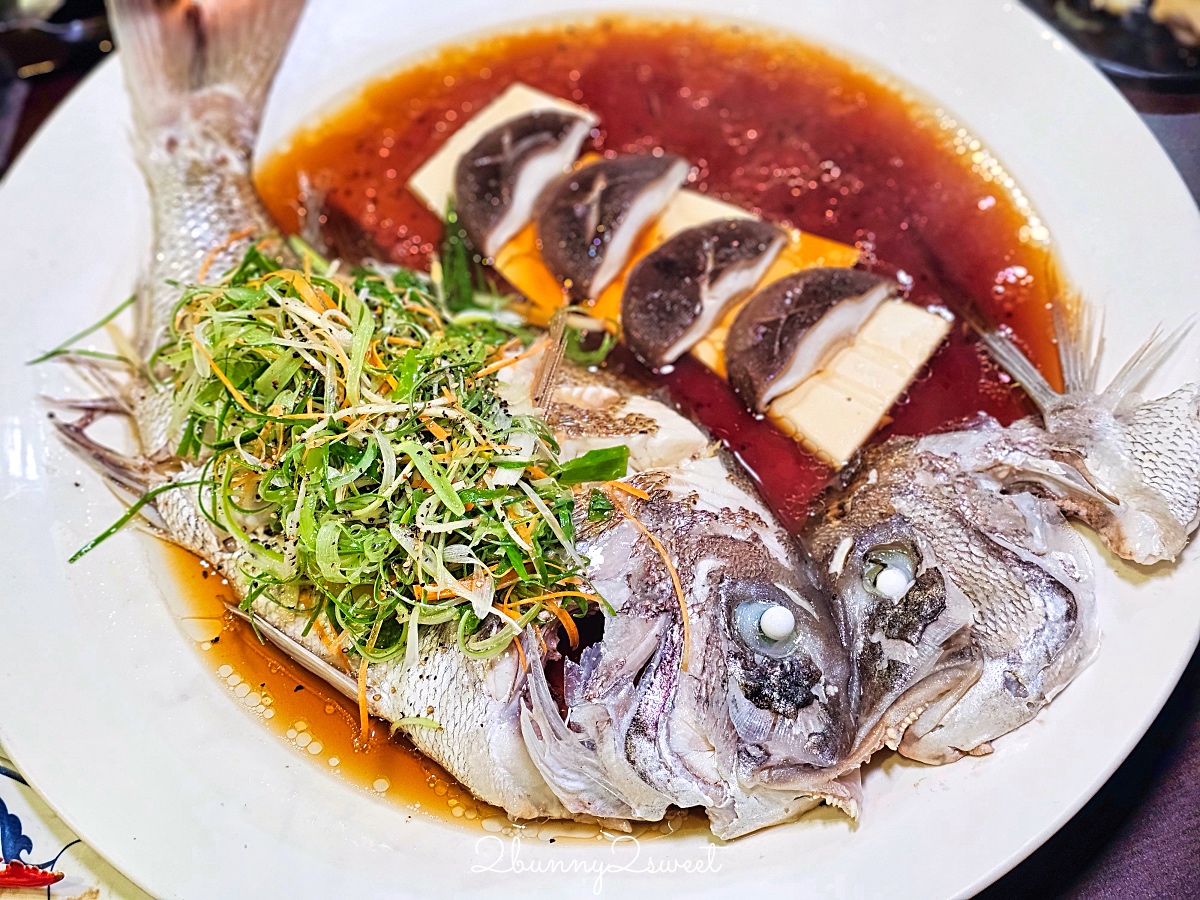 新北【萬里古早風味甕仔雞】北海岸最好吃烤雞竟然也是高CP值海鮮餐廳，澎湃合菜龍蝦三明治 @兔兒毛毛姊妹花