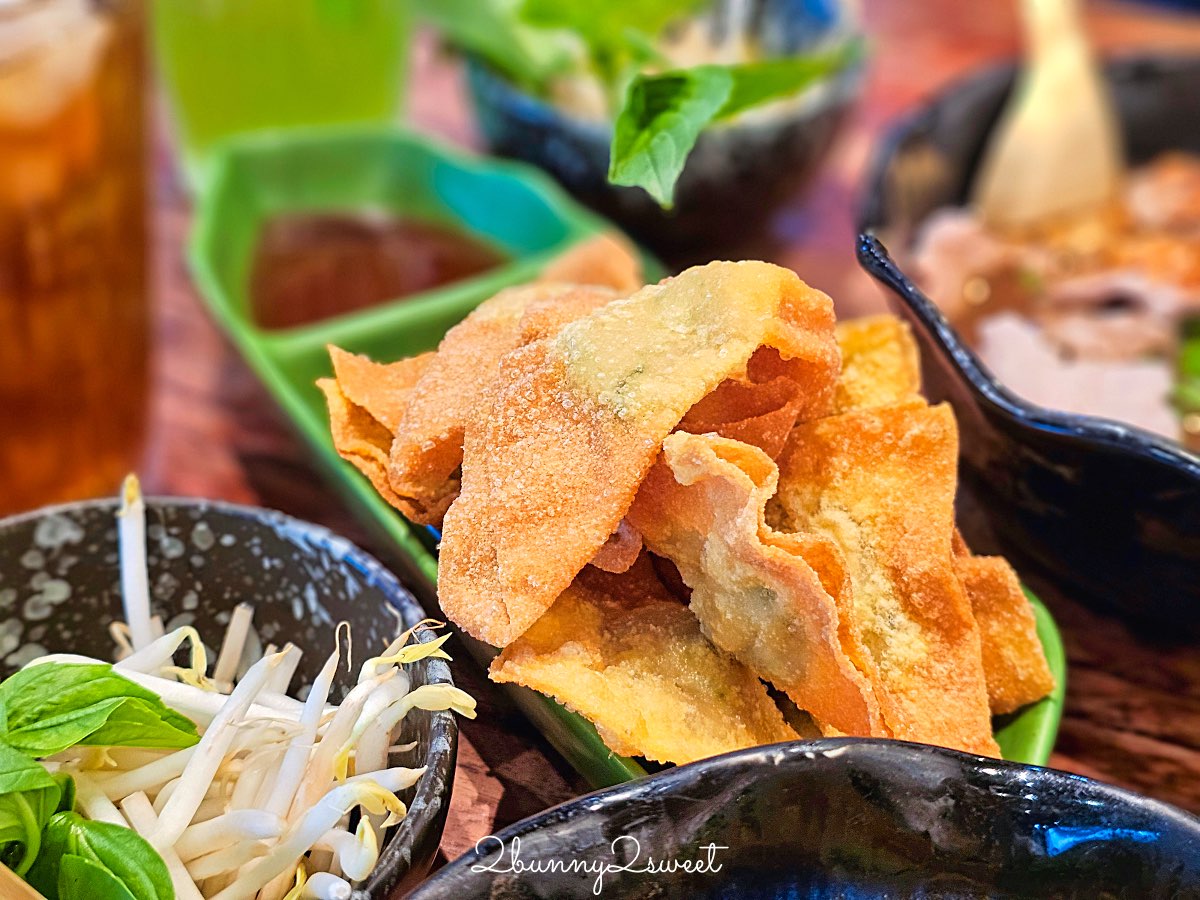 曼谷美食【Thong Smith 通思密船麵】泰國必吃豪奢版和牛船麵，船麵界的愛馬仕就是他 @兔兒毛毛姊妹花