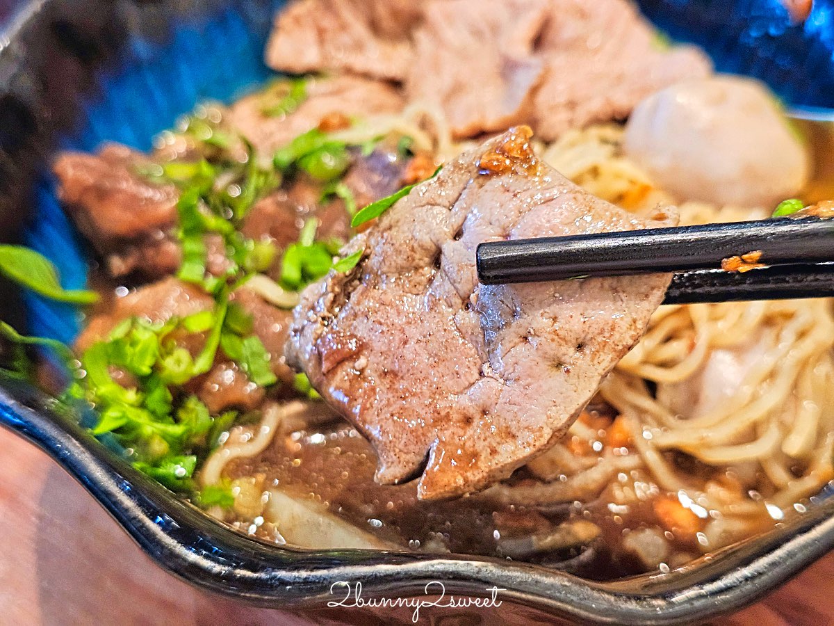 曼谷美食【Thong Smith 通思密船麵】泰國必吃豪奢版和牛船麵，船麵界的愛馬仕就是他 @兔兒毛毛姊妹花