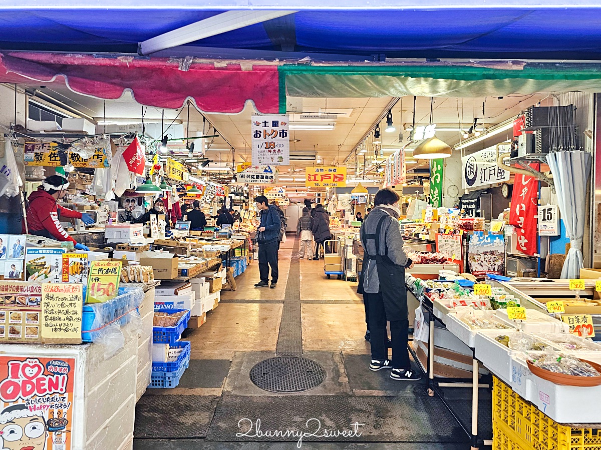 仙台景點「仙台朝市」來「仙台的廚房」必吃朝市丼、烤牡蠣、超好吃可樂餅 @兔兒毛毛姊妹花