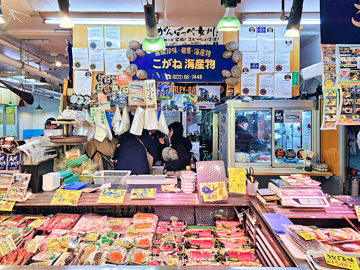 仙台景點「仙台朝市」來「仙台的廚房」必吃朝市丼、烤牡蠣、超好吃可樂餅 @兔兒毛毛姊妹花