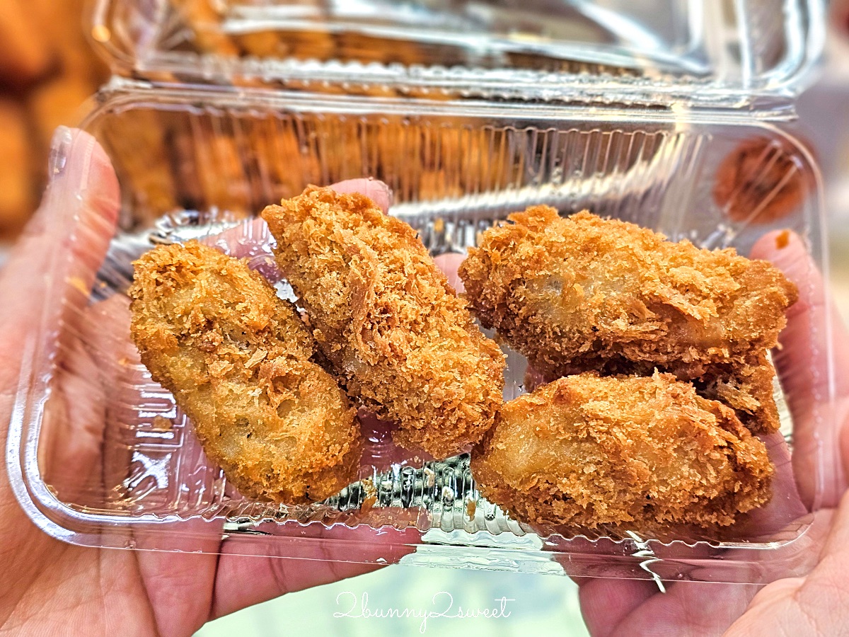 仙台美食「齋藤惣菜店ころっけや」超人氣仙台朝市可樂餅  銅板價排隊美食必吃 @兔兒毛毛姊妹花