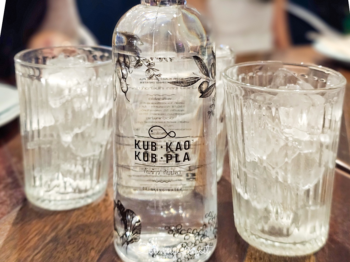 曼谷美食「Kub Kao Kub Pla」泰式料理排隊名店，BTS Chit Lom奇隆站Central World美食 @兔兒毛毛姊妹花