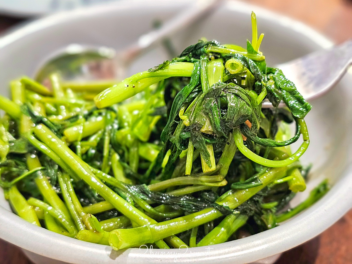曼谷美食「Kub Kao Kub Pla」泰式料理排隊名店，BTS Chit Lom奇隆站Central World美食 @兔兒毛毛姊妹花