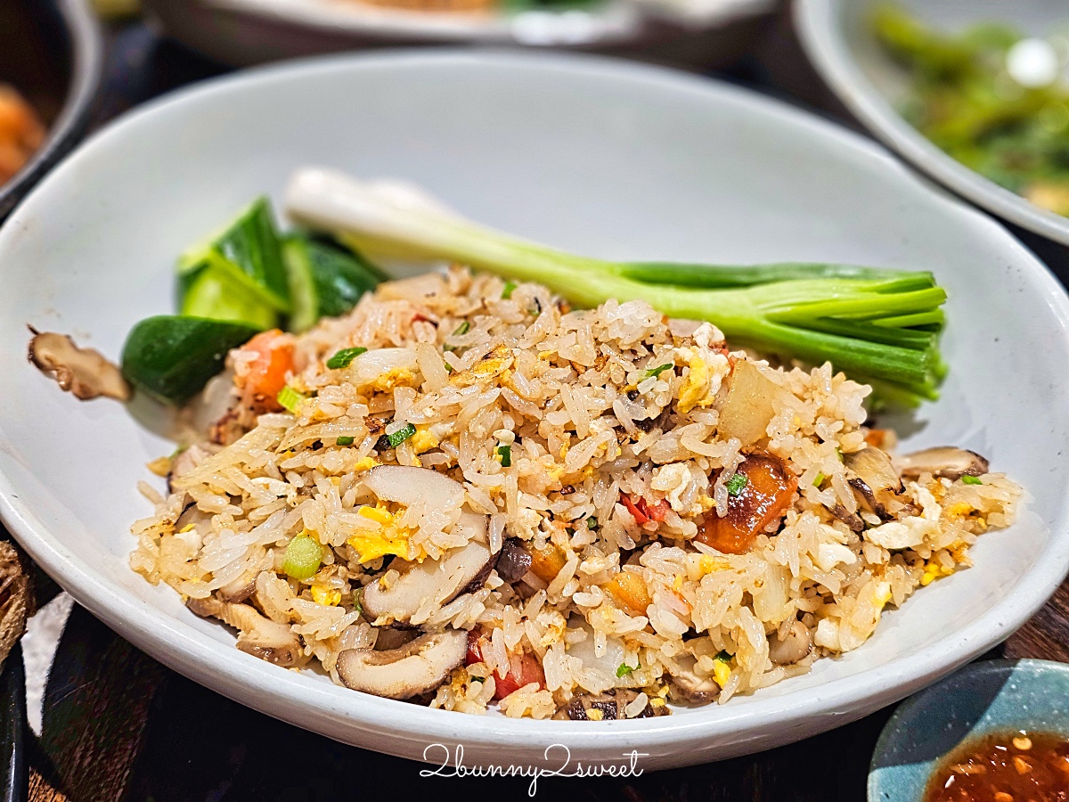 曼谷美食「Kub Kao Kub Pla」泰式料理排隊名店，BTS Chit Lom奇隆站Central World美食 @兔兒毛毛姊妹花
