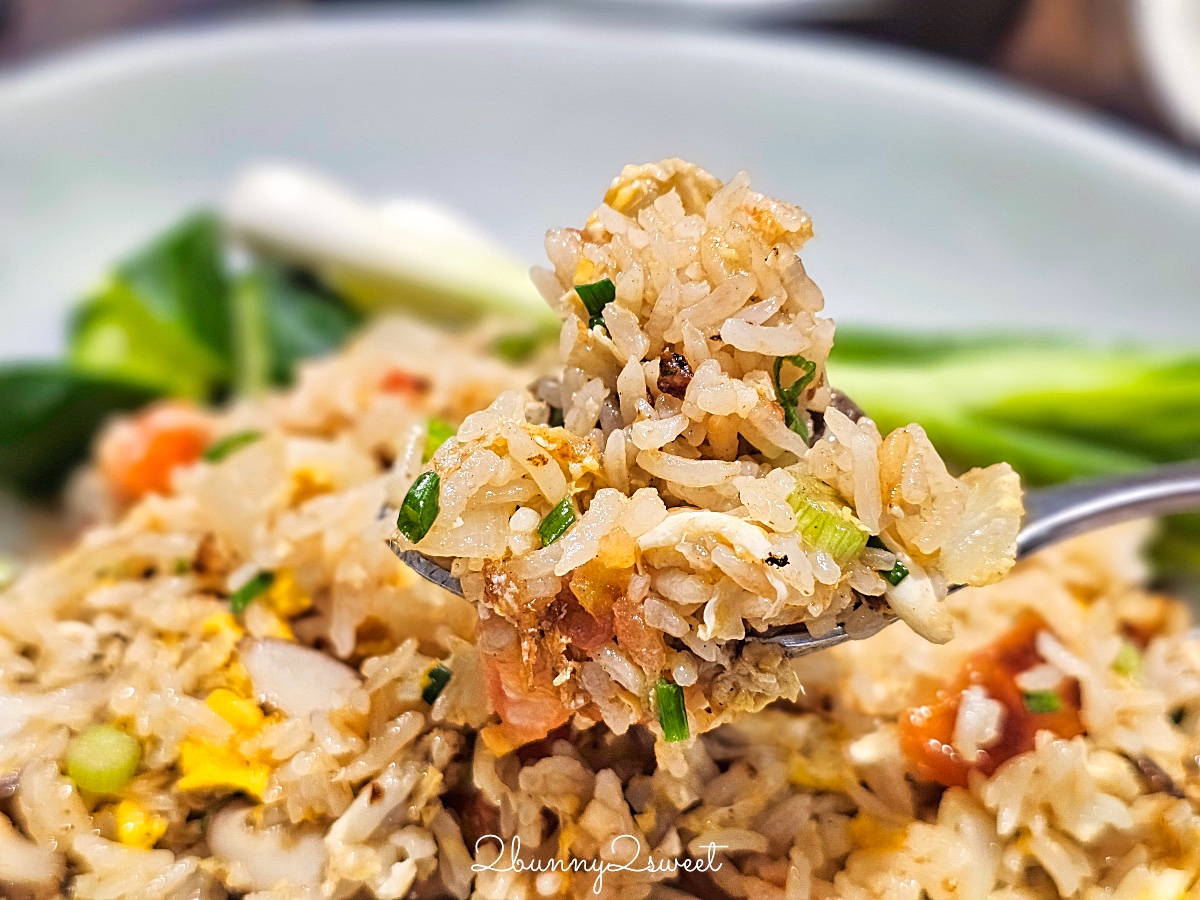 曼谷美食「Kub Kao Kub Pla」泰式料理排隊名店，BTS Chit Lom奇隆站Central World美食 @兔兒毛毛姊妹花