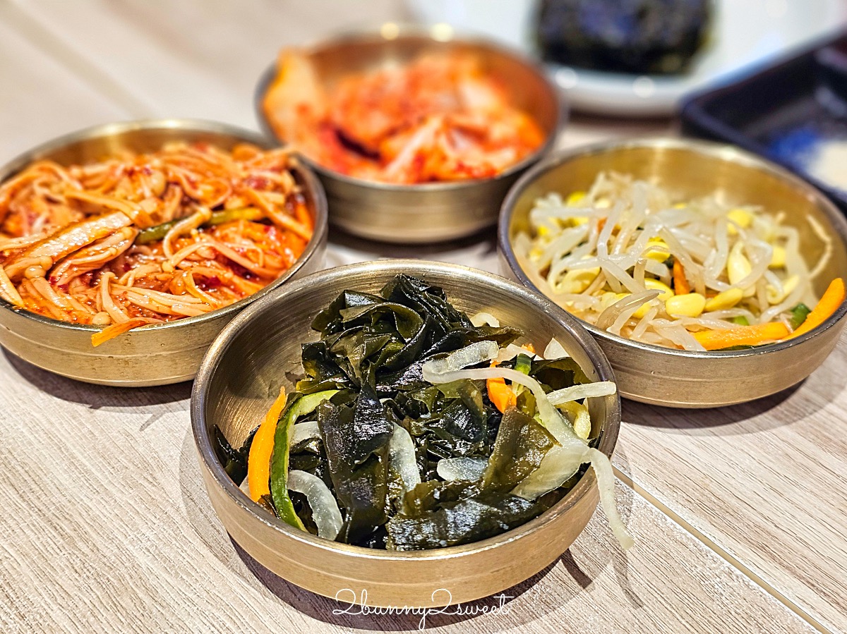 信義區美食「梨谷韓式鐵板炭火烤肉」信義ATT必吃韓式料理餐廳，小菜無限吃到飽 @兔兒毛毛姊妹花