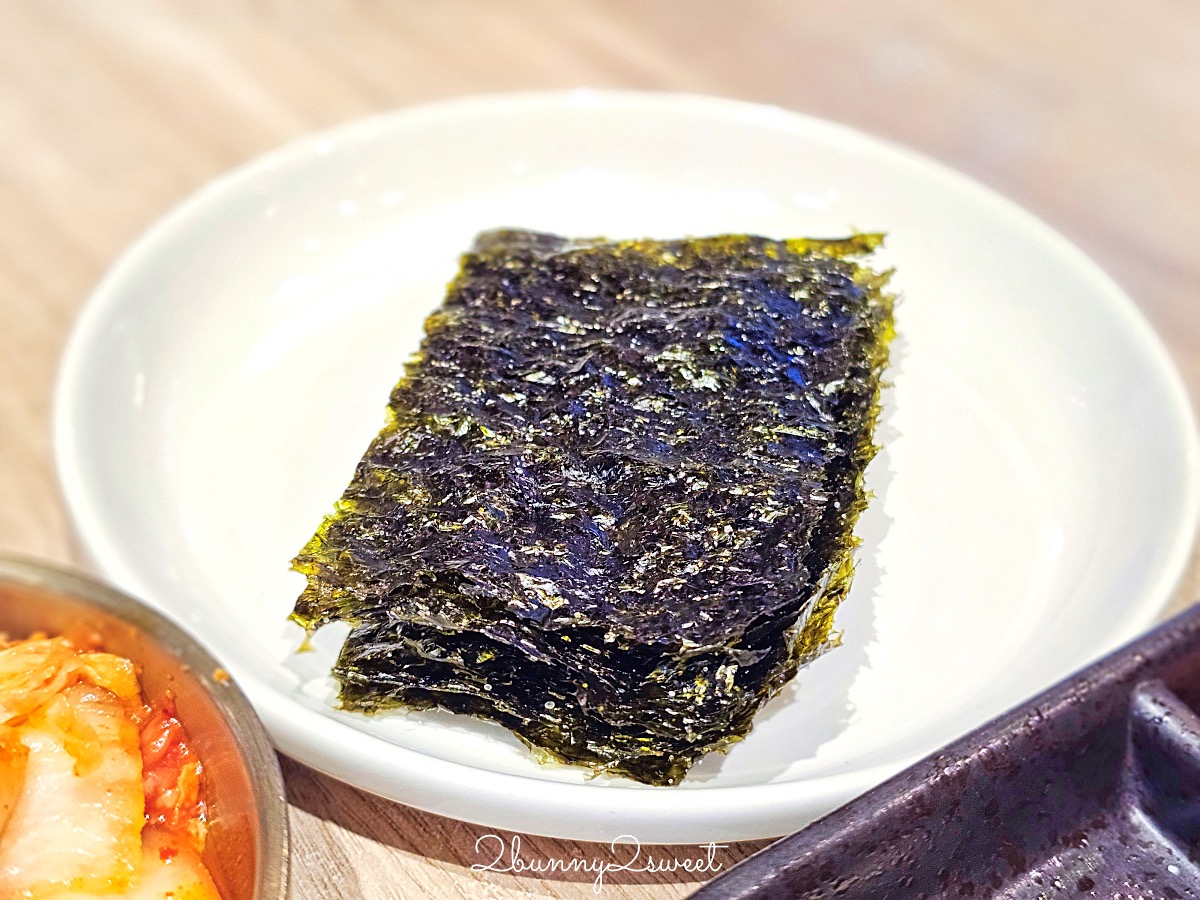 信義區美食「梨谷韓式鐵板炭火烤肉」信義ATT必吃韓式料理餐廳，小菜無限吃到飽 @兔兒毛毛姊妹花