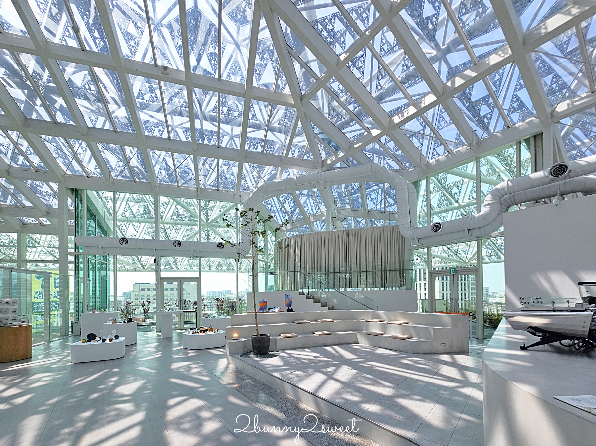 台南咖啡廳「南美春室 The POOL」台南美術館二館仙氣爆棚純白玻璃屋咖啡廳 @兔兒毛毛姊妹花