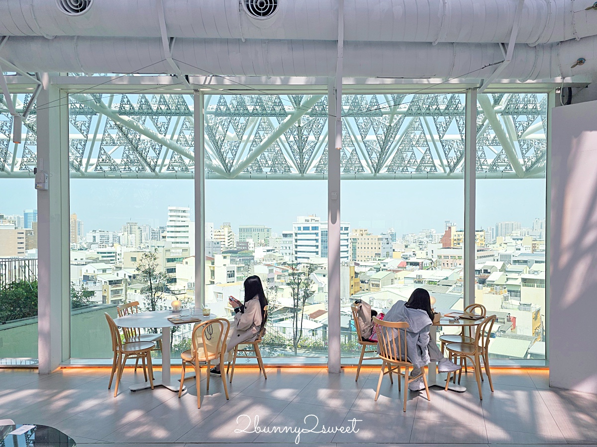 台南咖啡廳「南美春室 The POOL」台南美術館二館仙氣爆棚純白玻璃屋咖啡廳 @兔兒毛毛姊妹花