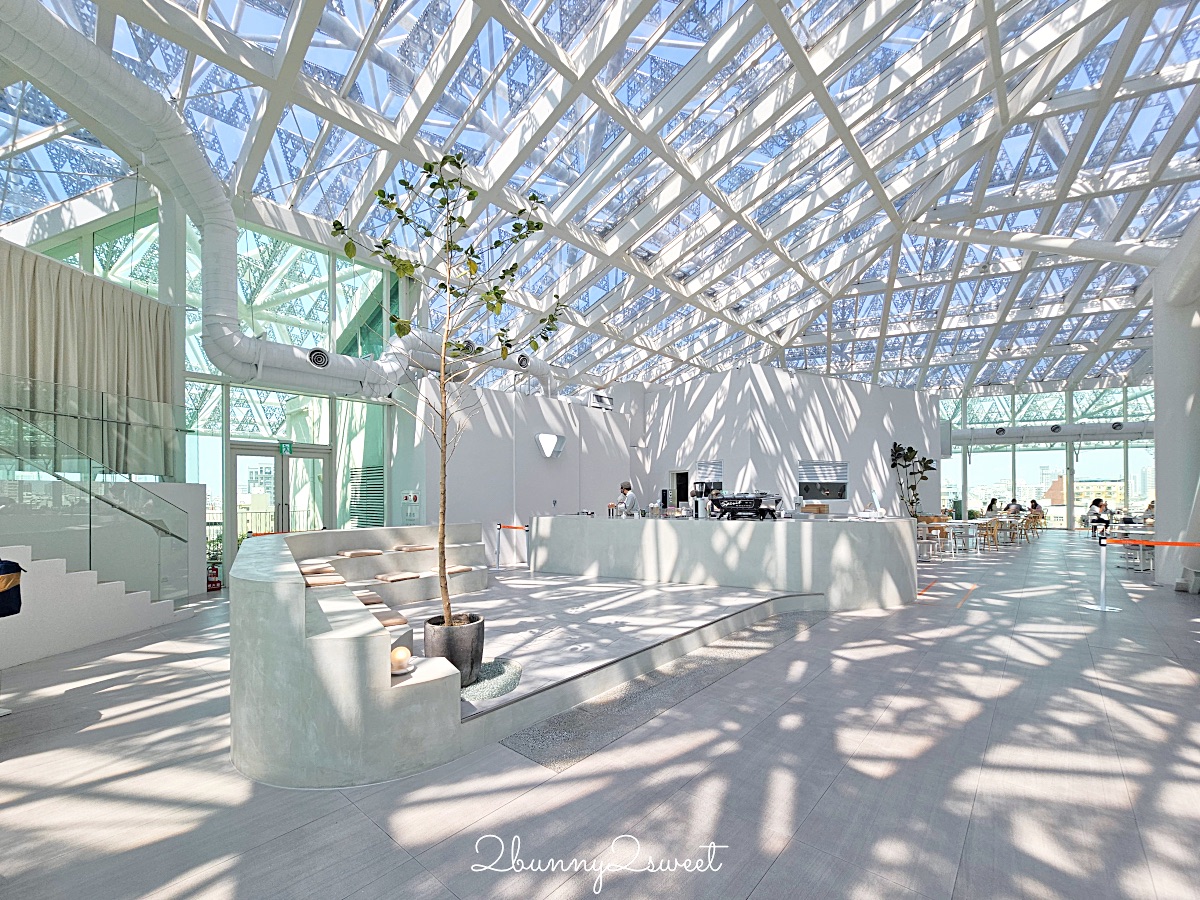 台南咖啡廳「南美春室 The POOL」台南美術館二館仙氣爆棚純白玻璃屋咖啡廳 @兔兒毛毛姊妹花
