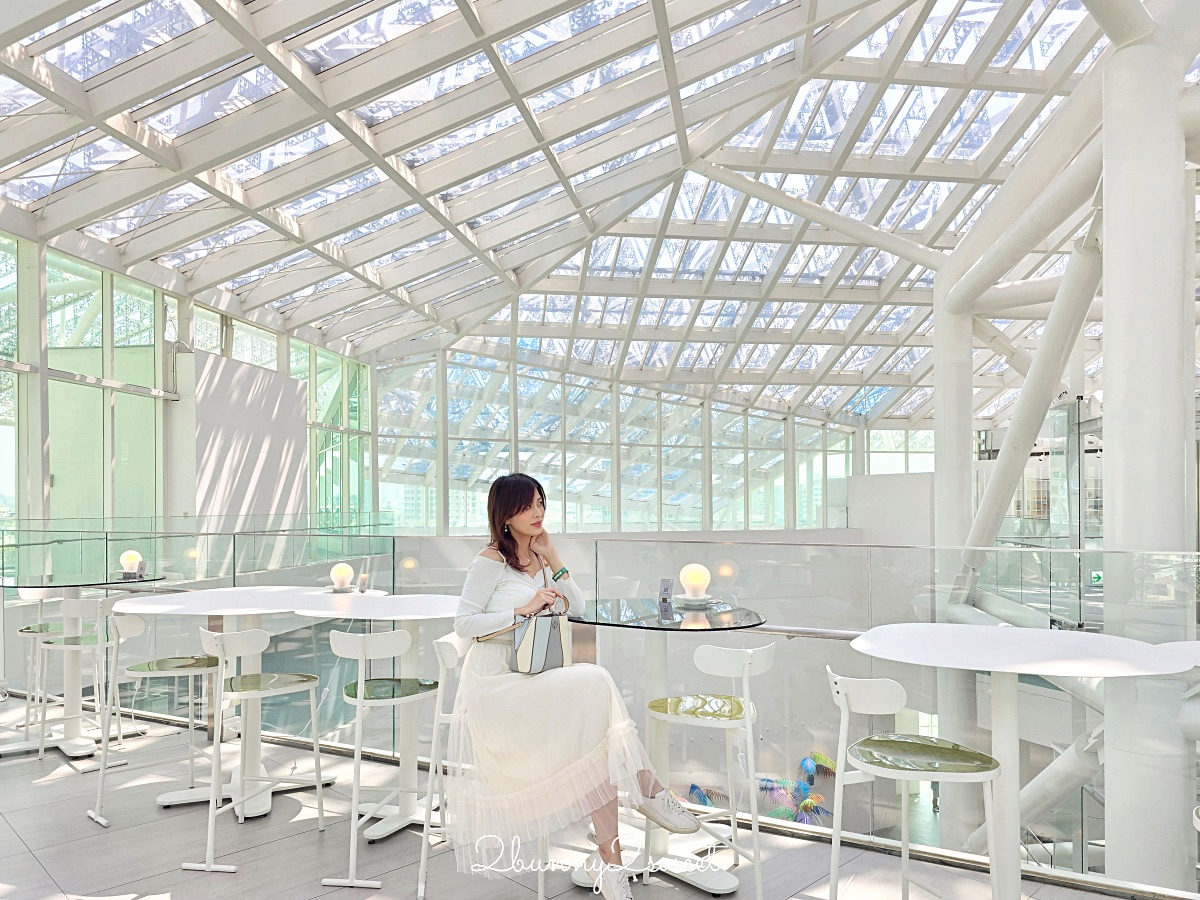 台南咖啡廳「南美春室 The POOL」台南美術館二館仙氣爆棚純白玻璃屋咖啡廳 @兔兒毛毛姊妹花