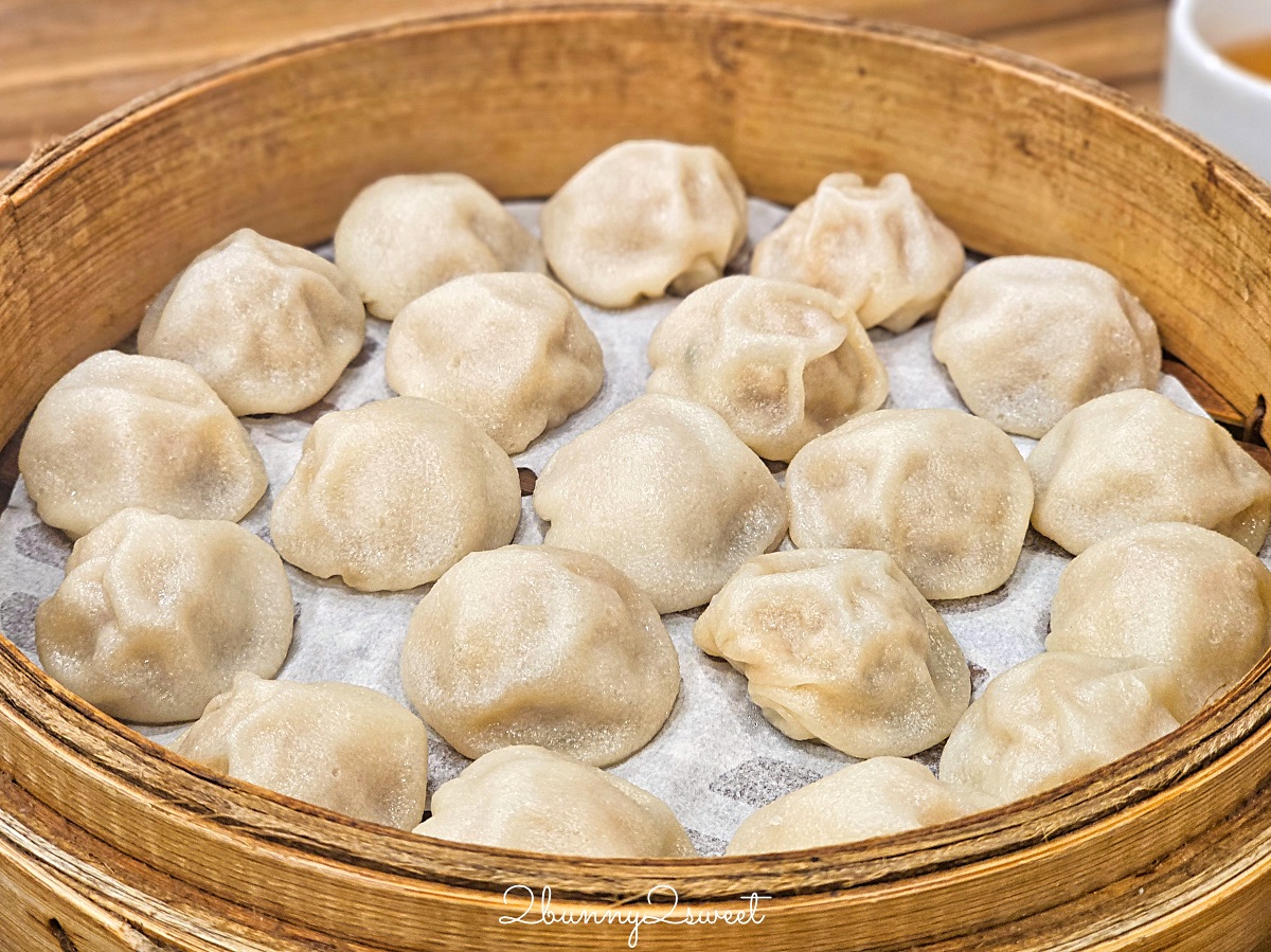 小巨蛋美食「京鼎小館」不輸鼎泰豐!! 日本客人超愛的隱藏版小籠包、排骨蛋炒飯店家 @兔兒毛毛姊妹花